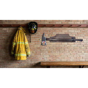 Coat and simple axe plaque